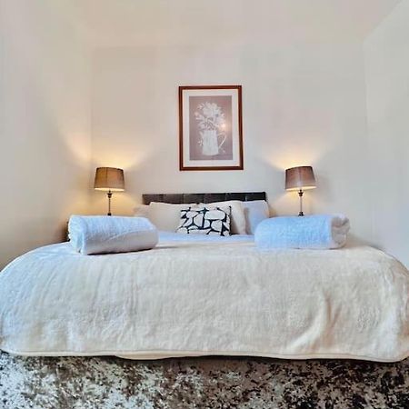 Lovely 3Bed Home มิดเดิลส์บะระ ภายนอก รูปภาพ