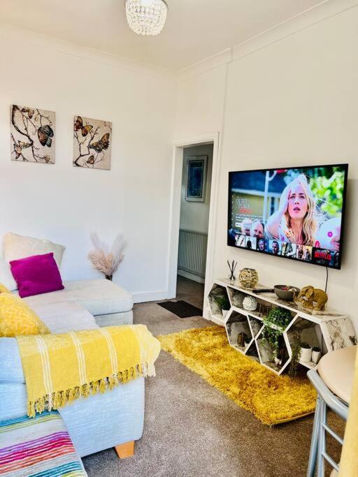 Lovely 3Bed Home มิดเดิลส์บะระ ภายนอก รูปภาพ