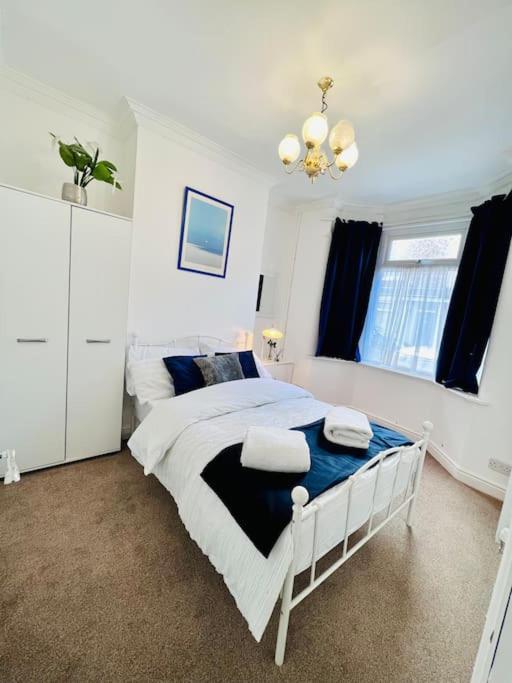 Lovely 3Bed Home มิดเดิลส์บะระ ภายนอก รูปภาพ