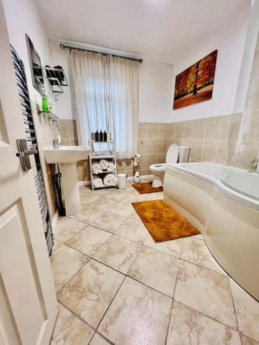 Lovely 3Bed Home มิดเดิลส์บะระ ภายนอก รูปภาพ