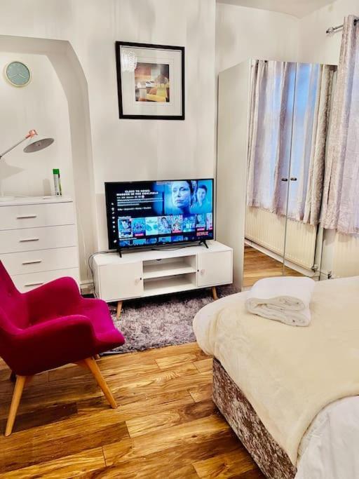 Lovely 3Bed Home มิดเดิลส์บะระ ภายนอก รูปภาพ