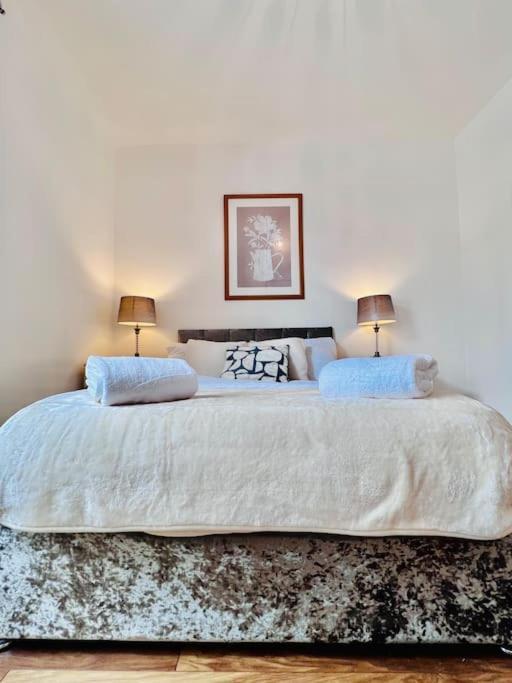 Lovely 3Bed Home มิดเดิลส์บะระ ภายนอก รูปภาพ